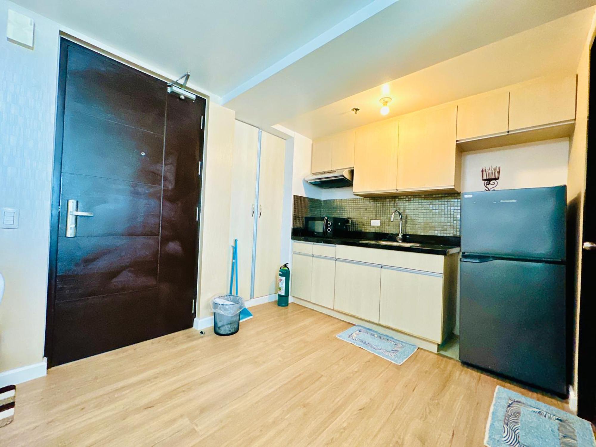 Feels Like Home Condos Abreeza Place Tower 1 & 2 Davao Exterior photo